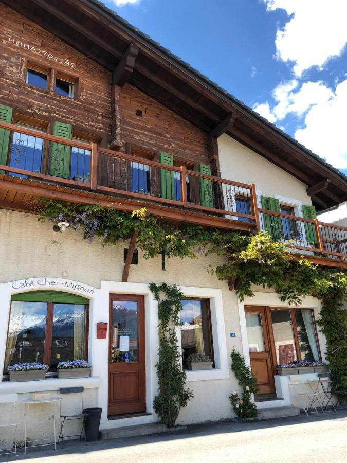 Cafe Cher-Mignon Et Chambres D'Hotes Chermignon-d'en Haut Екстериор снимка